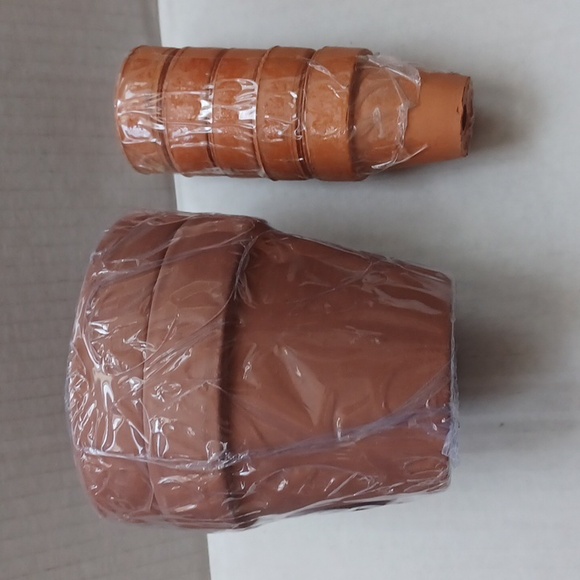 4/$30 Assorted Mini Plant Pots - Picture 2 of 6